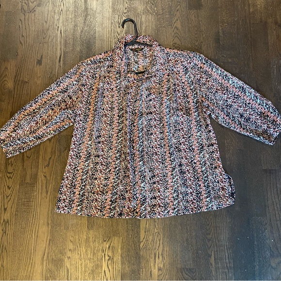 🦋 2/$20 Vintage floral button down - Picture 7 of 9